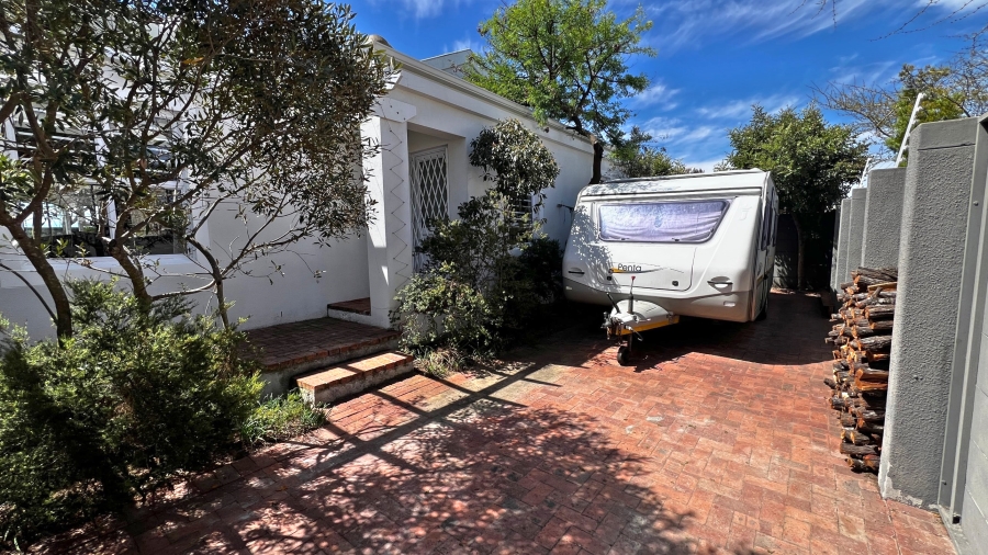 4 Bedroom Property for Sale in Sunningdale Western Cape